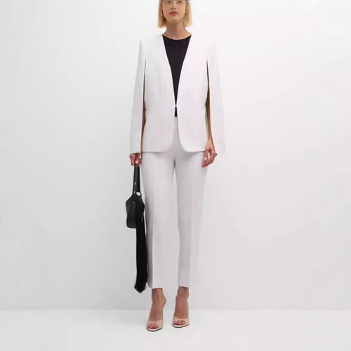 Damen Elegantes Cape‑Blazer‑Set mit offenem Ärmelschlitz und schmaler Anzughose Shop Nory
