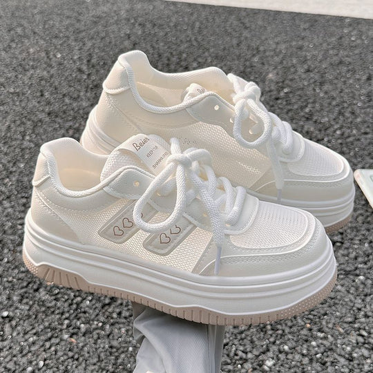 Damen Plateau‑Sneaker mit dicker Wedgesohle und Herz‑Applikation Shop Nory
