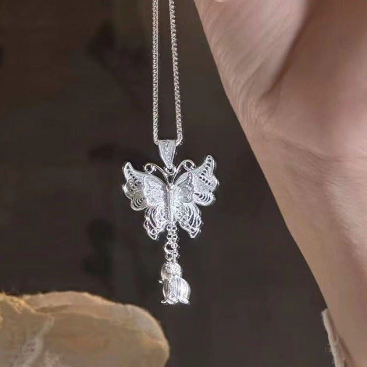 Damen filigrane Halskette mit kunstvollem Schmetterlingsanhänger Shop Nory
