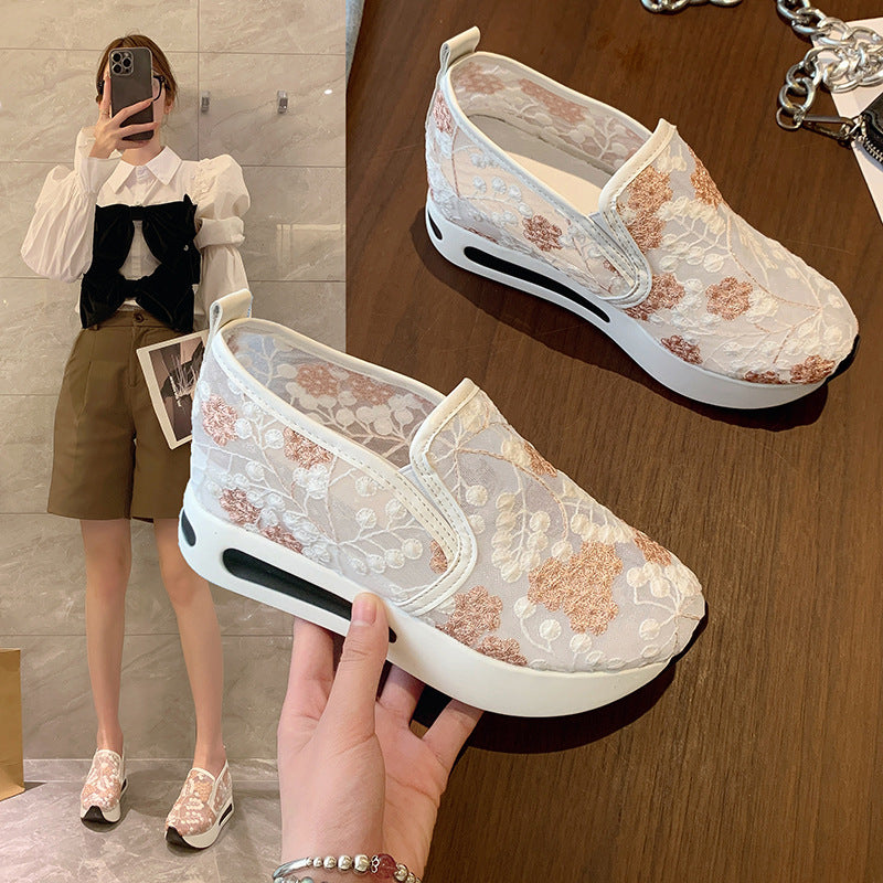Damen Komfortable Sneaker mit floralem Stickmuster und rutschfester Sohle