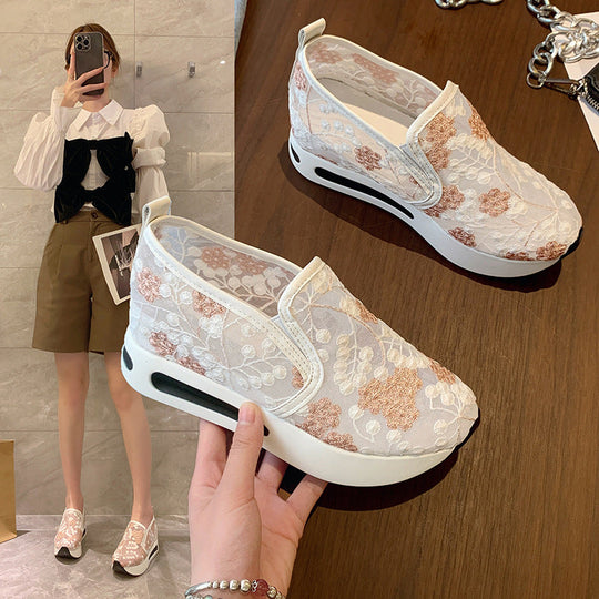 Damen Komfortable Sneaker mit floralem Stickmuster und rutschfester Sohle