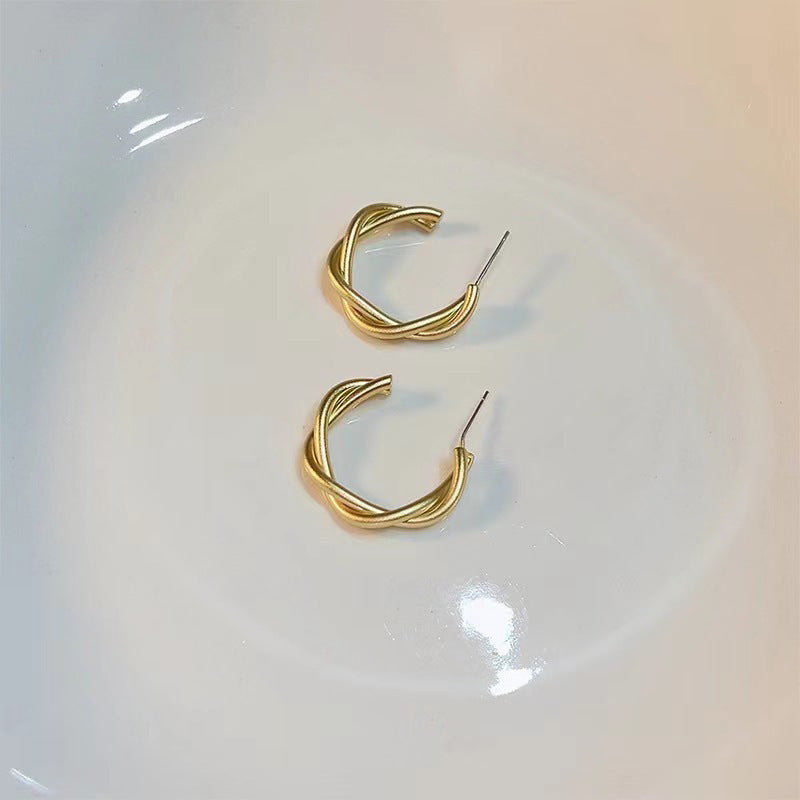 Damen Ohrhänger mit geschwungenem Design und hochglänzendem Finish Shop Nory