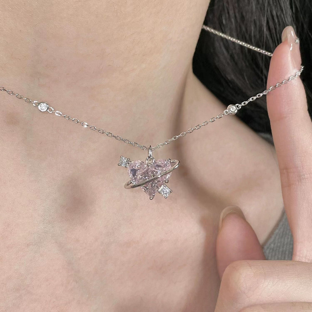Damen Halskette mit herzförmigem Anhänger und funkelnden Sternen Shop Nory