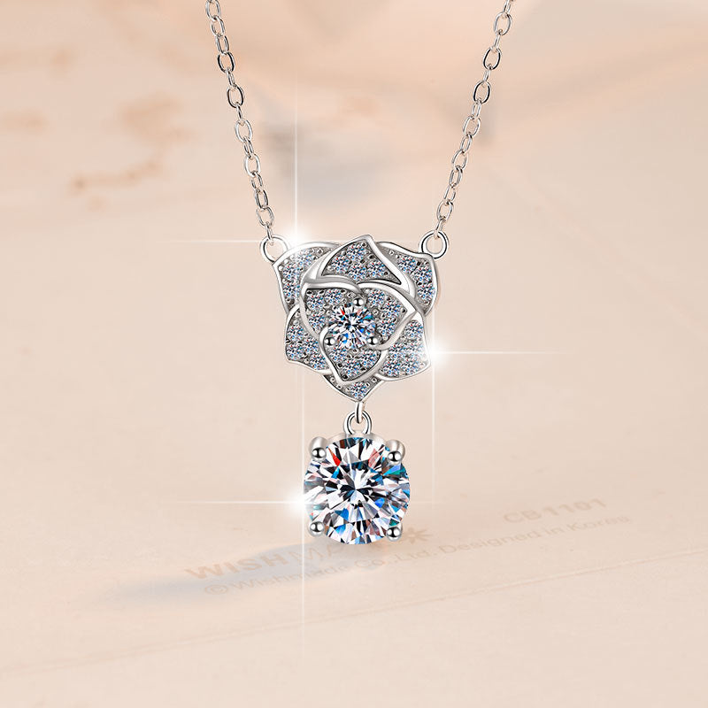 Damen Halskette mit filigranem Rosenanhänger und strahlendem Kristall Shop Nory