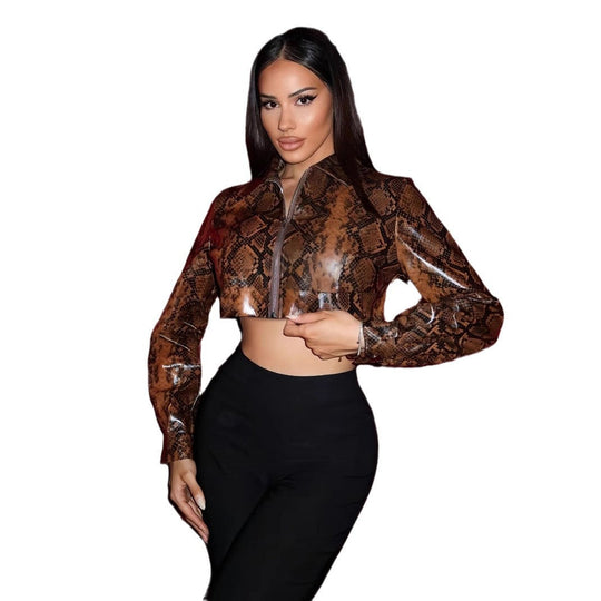 Damen cropped Kunstlederjacke im Schlangenprint