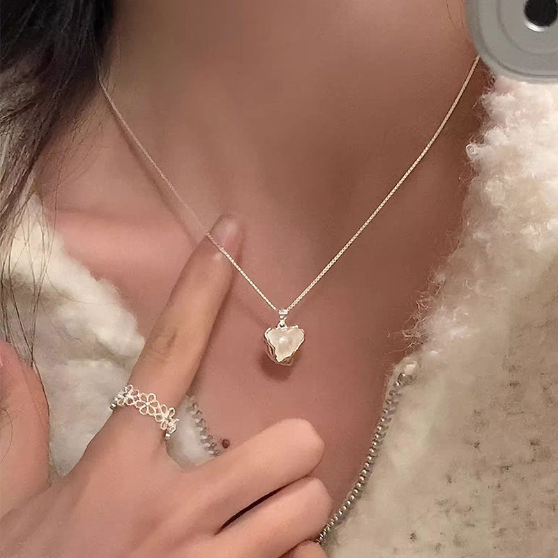 Damen Halskette mit herzförmigem Anhänger aus hochwertigem Silber und elegantem Design Shop Nory
