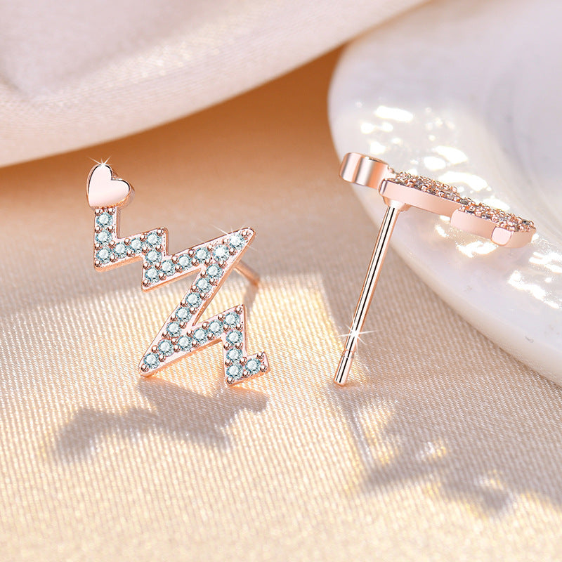 Damen Ohrstecker im Herzschlag-Design mit funkelnden Zirkonia Shop Nory