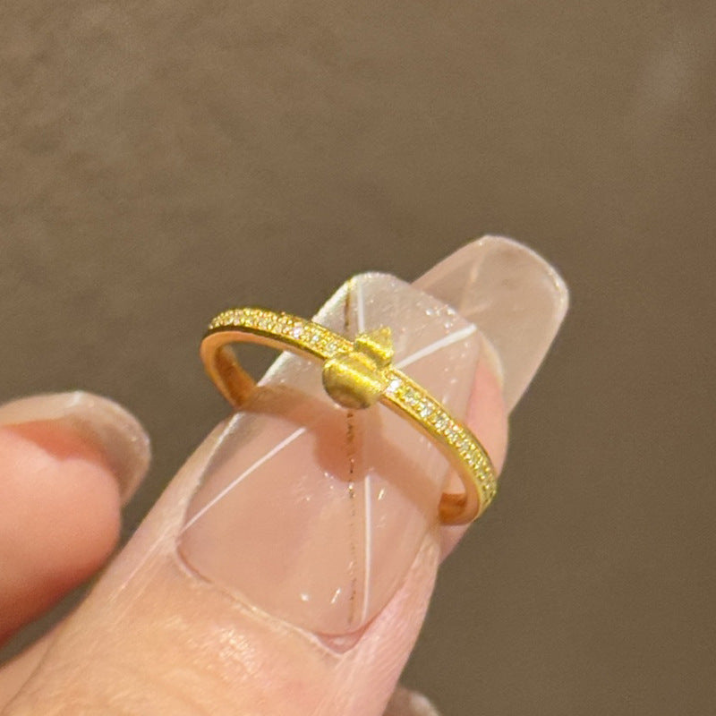 Damen Ring mit filigranem Akzent und funkelnder Zirkonverzierung Shop Nory