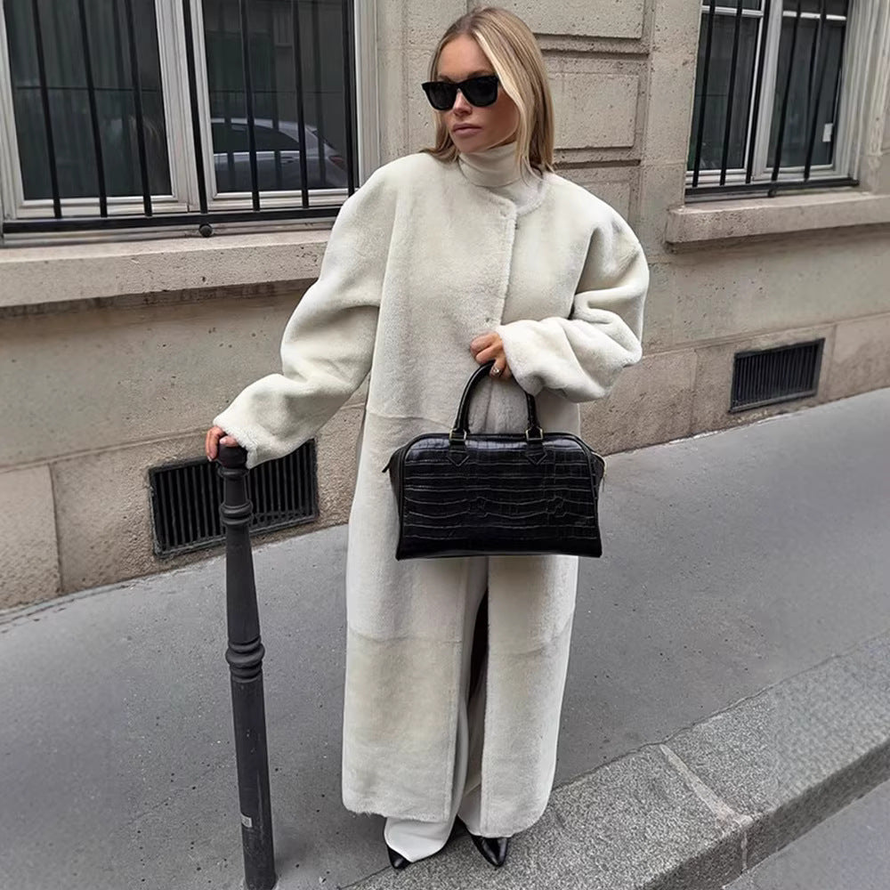 Damen Maxilanger Oversize-Teddymantel mit minimalistischem Stehkragen und verdeckter Druckknopfleiste Shop Nory