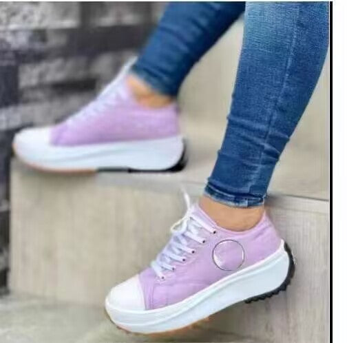 Damen Plateau-Canvas-Sneaker mit verstärkter Zehenkappe, profilierter Gummisohle und gepolstertem Schaft Shop Nory