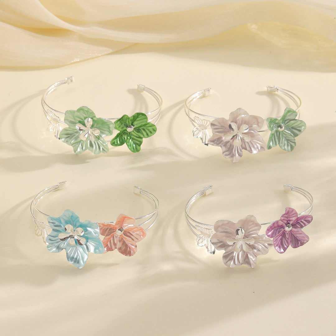 Damen Haarschmuck mit kunstvollen Blütenmotiven Shop Nory