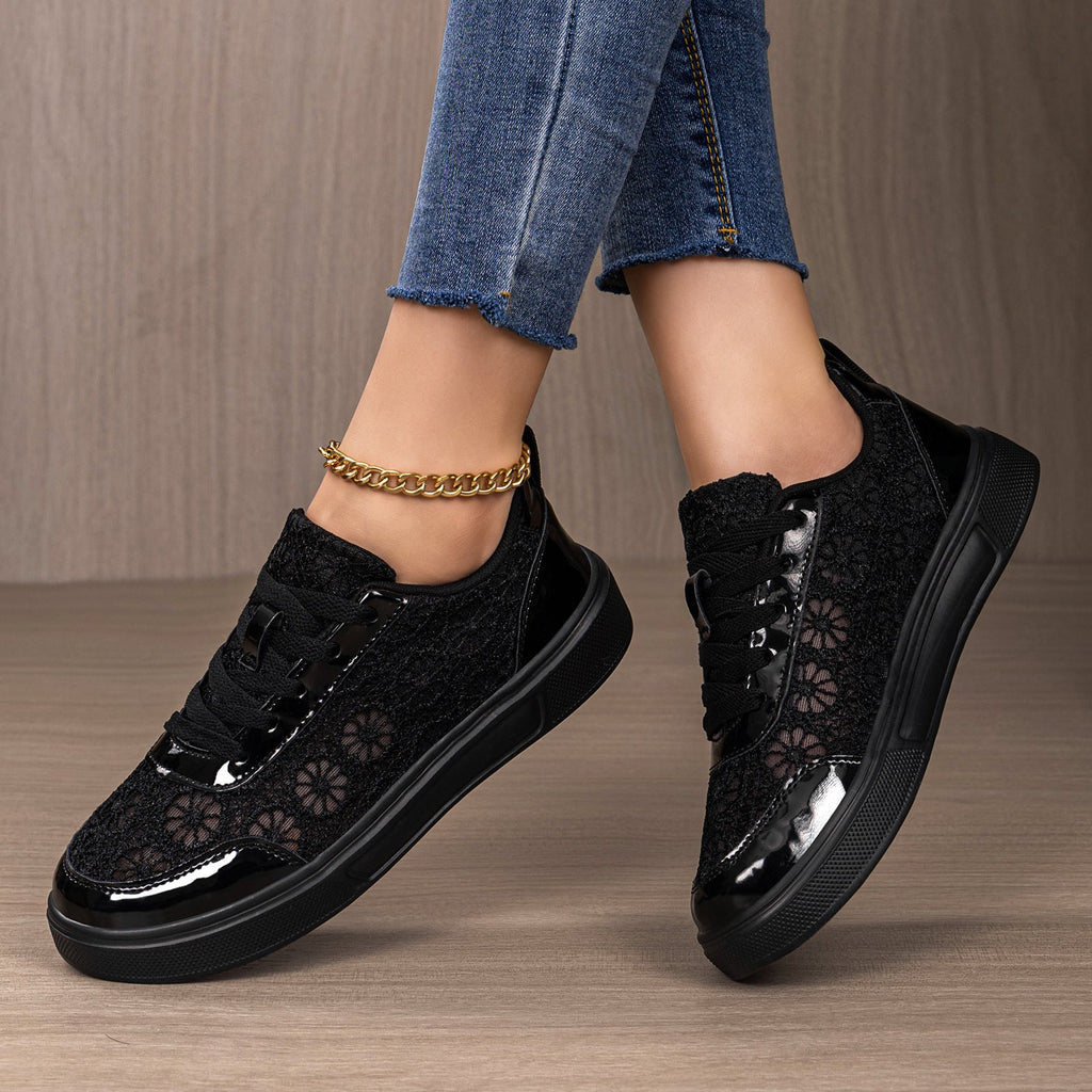 Damen Sneakers mit filigraner Spitzenoptik und dämpfender Sohle