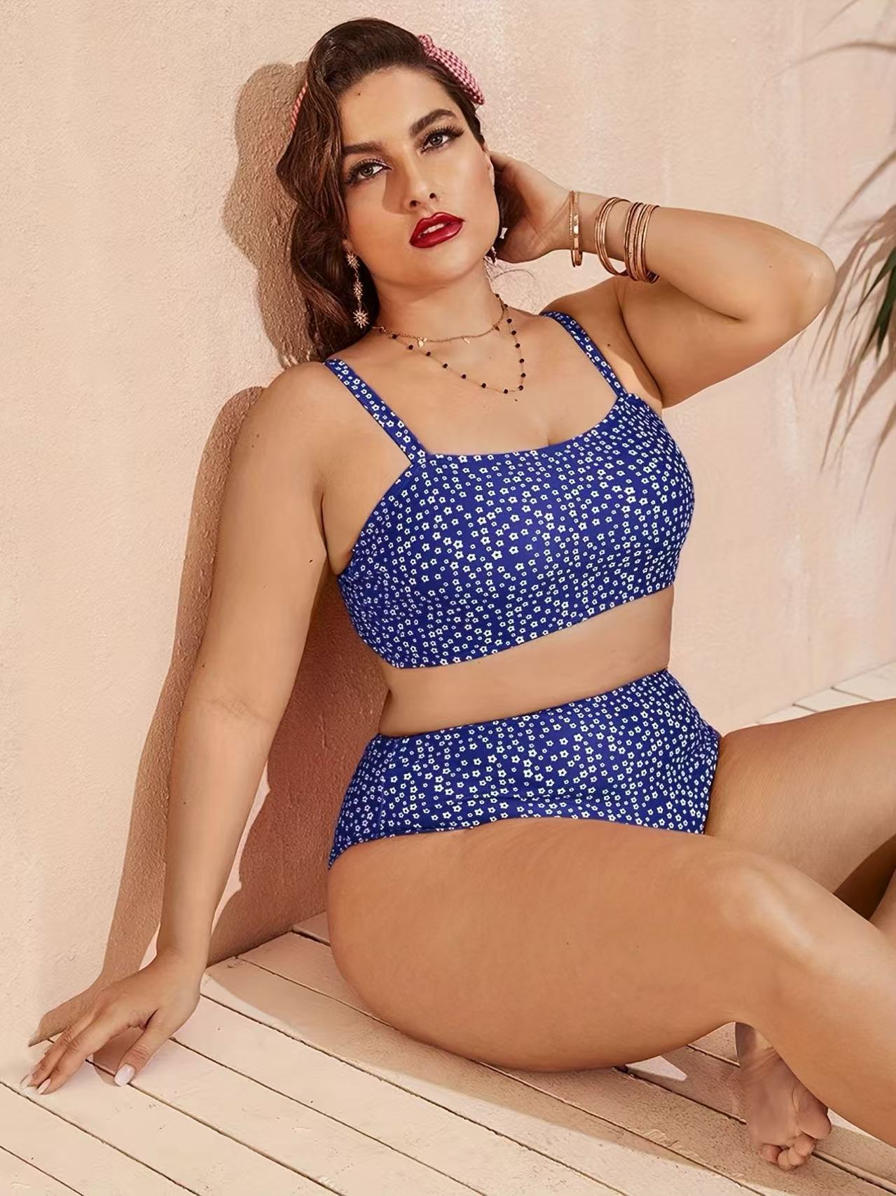 Damen Hochgeschnittener Bikini mit verspieltem Punktedesign