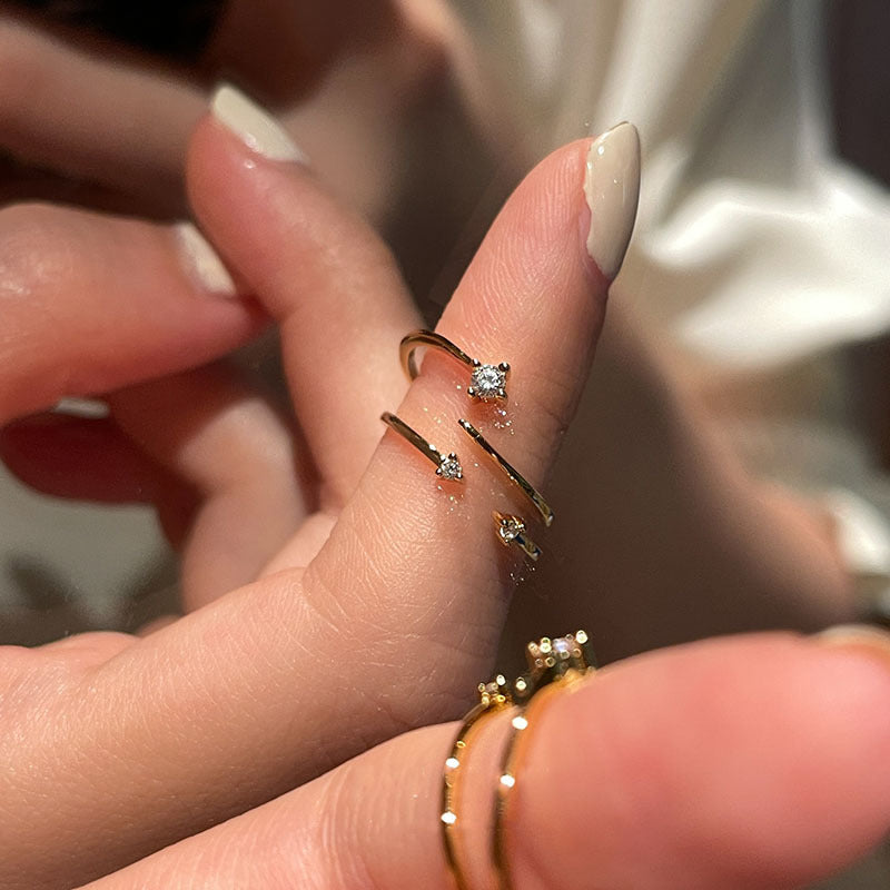 Damen zierlicher Goldring mit funkelndem Zirkonia Shop Nory
