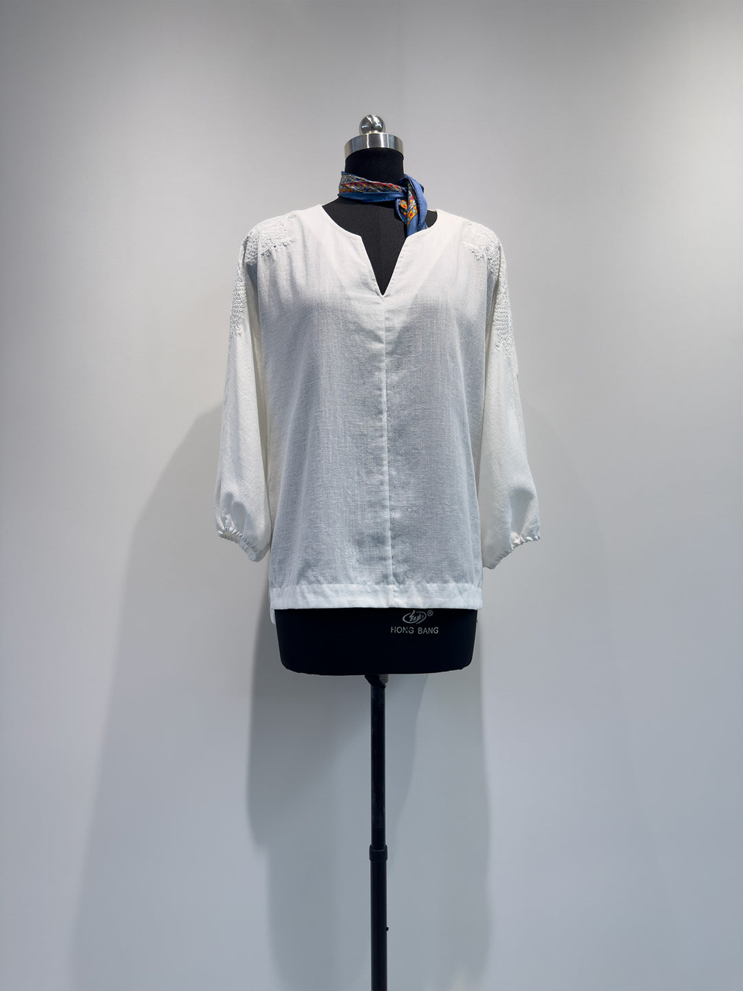 Damen bestickte V-Ausschnitt Bluse Shop Nory