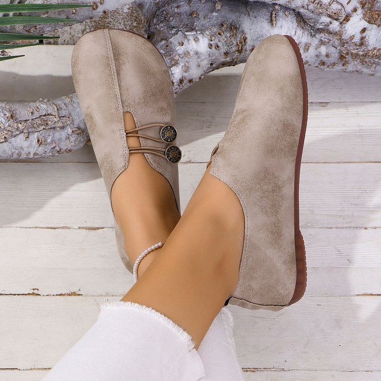 Damen komfortable Slipper mit modischen Knopfdetails