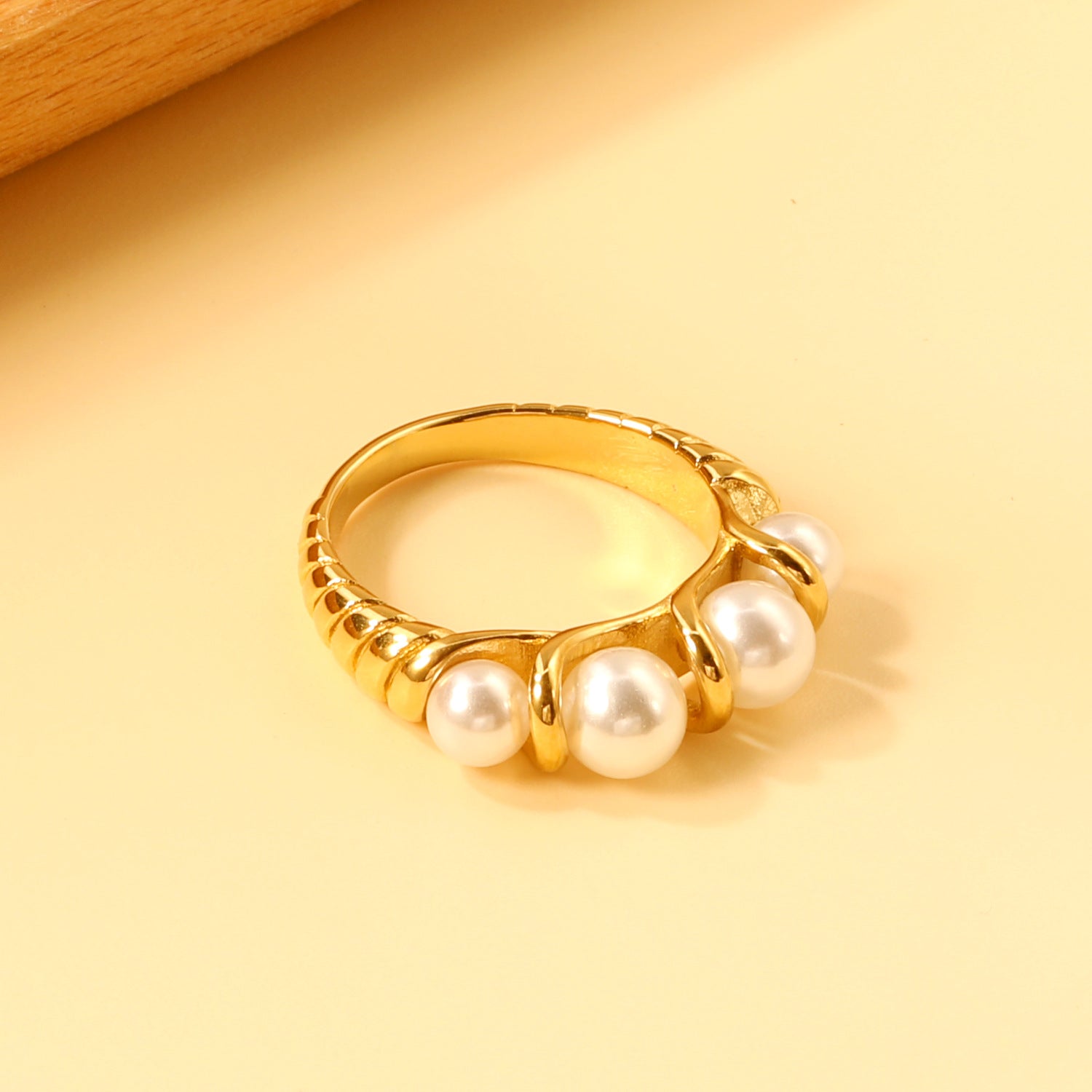 Damen verstellbarer Goldplattierter Edelstahlring mit Perlenbesatz Shop Nory