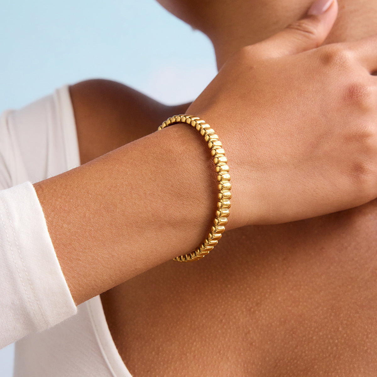 Damen Offenes Armband mit modernem, hypoallergenem Design aus Edelstahl Shop Nory
