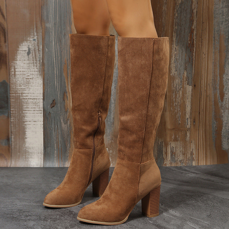 Damen Kniehohe Veloursoptik Stiefel mit skulpturellem Blockabsatz und seitlichem Reißverschluss Shop Nory
