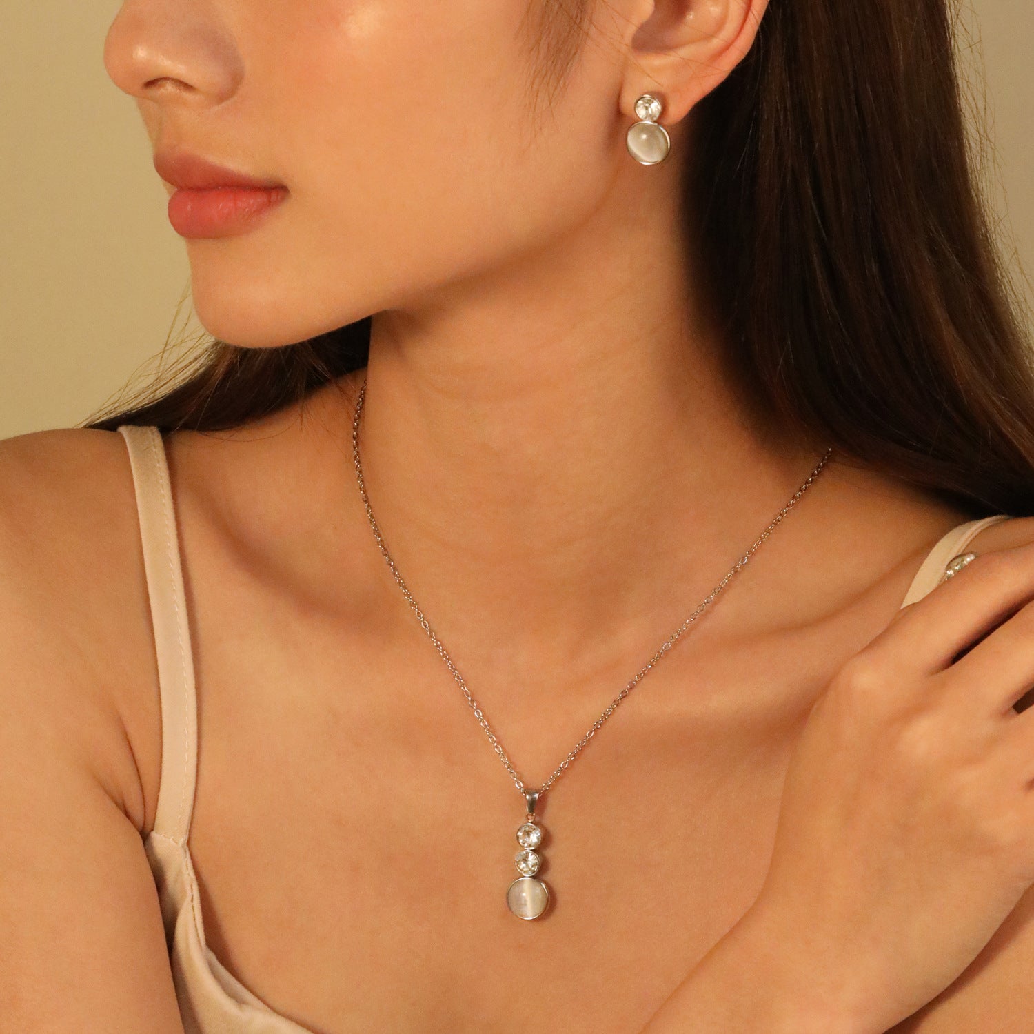 Damen Schmuckset mit zartem Perlenanhänger und funkelndem Zirkonia Shop Nory
