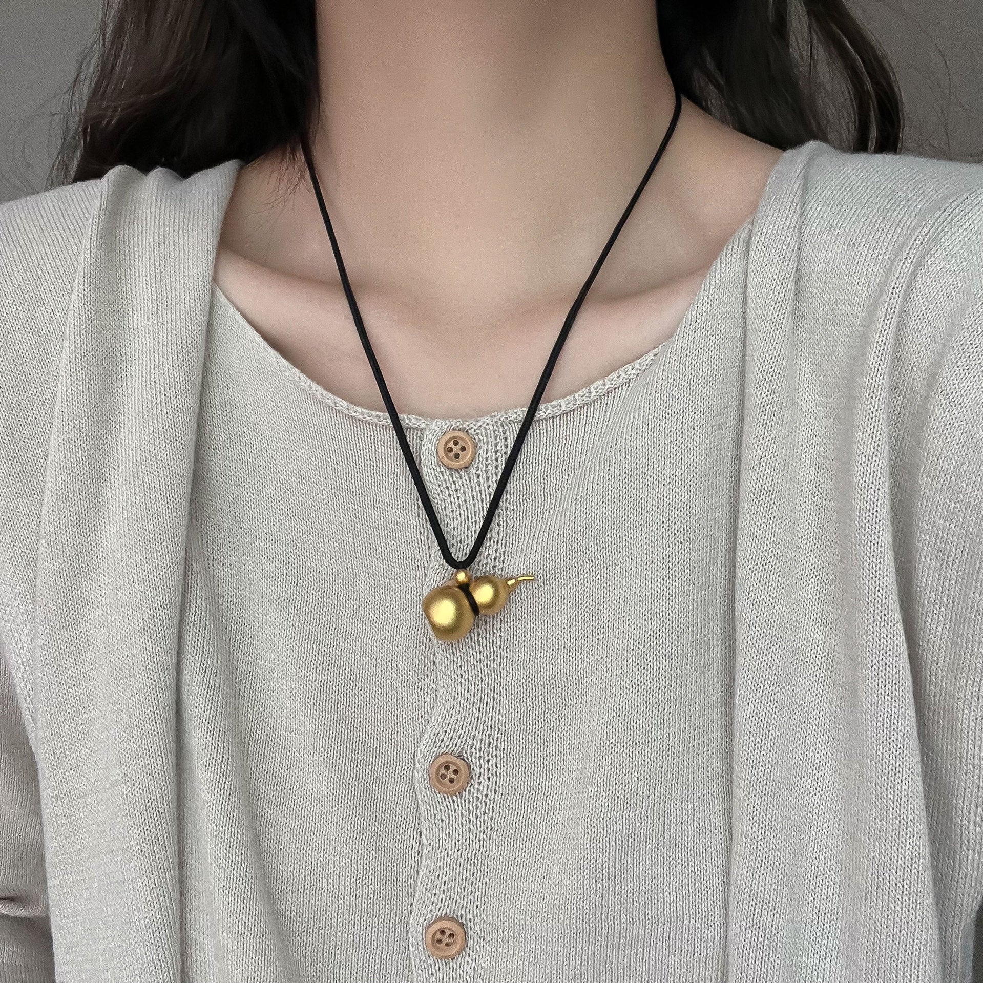 Damen Halskette mit kunstvollem Kürbisanhänger aus hochwertigem Edelstahl Shop Nory