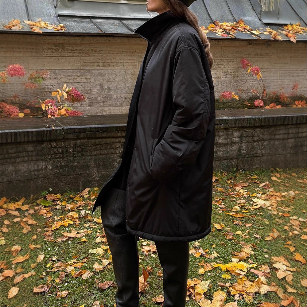 Damen Übergangs-Wintermantel mit minimalistischer Steppung, hochschließendem Kragen und Druckknopfverschluss Shop Nory