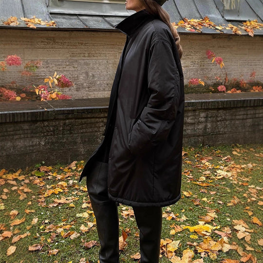 Damen Übergangs-Wintermantel mit minimalistischer Steppung, hochschließendem Kragen und Druckknopfverschluss Shop Nory