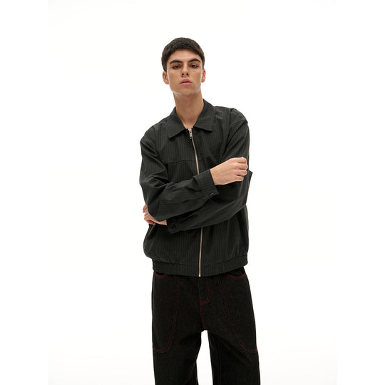 Unisex Kurz geschnittene Nadelstreifen‑Blousonjacke mit kontrastierendem Hemdkragen und durchgehendem Reißverschluss Shop Nory