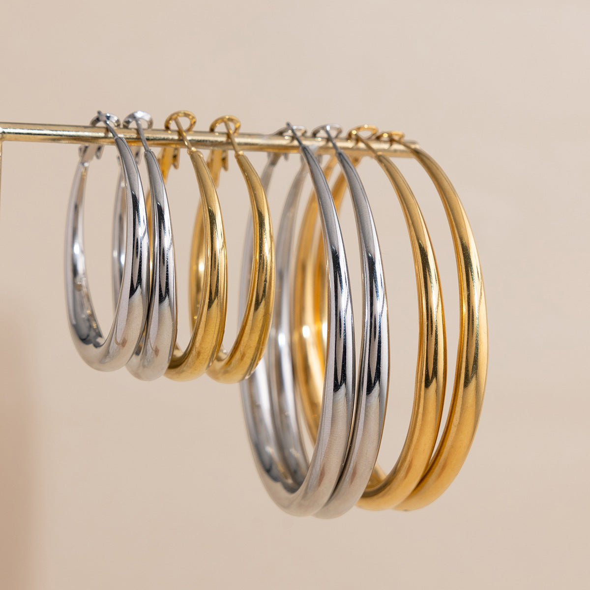 Damen Creolen Ohrringe mit modernem, hypoallergenem Design aus Edelstahl Shop Nory
