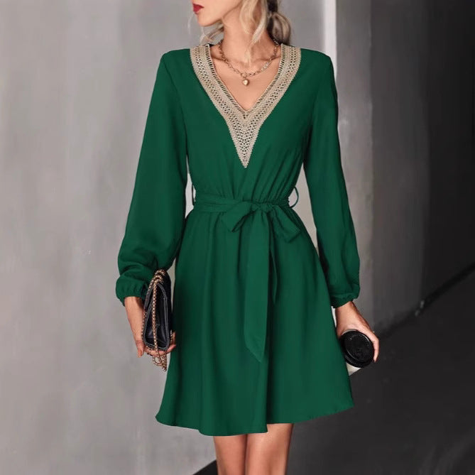Damen nan knielanges V-Ausschnitt Kleid mit Häkelspitzen-Einsatz, Bindegürtel und leichten Ballonärmeln Shop Nory