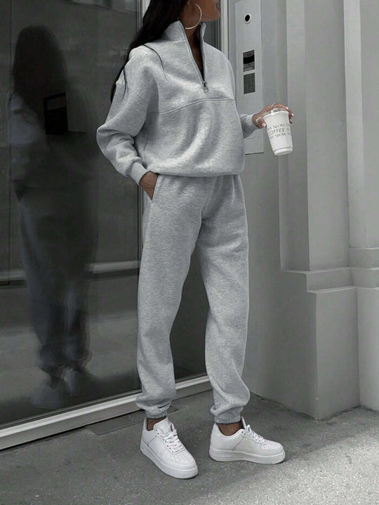Damen Oversize Sweat-Set mit halbem Reißverschluss, Stehkragen und lässiger Jogginghose Shop Nory
