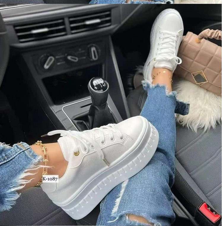 Damen Plateau-Sneaker mit modischem Metallic-Design und rutschfester Sohle