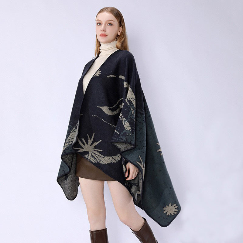 Damen Überschnittenes Jacquard‑Wickelcape aus feinem Strick mit asymmetrischem Saum Shop Nory