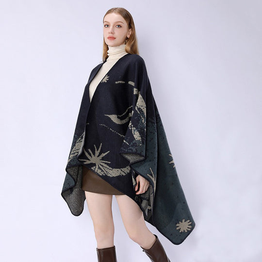 Damen Überschnittenes Jacquard‑Wickelcape aus feinem Strick mit asymmetrischem Saum Shop Nory