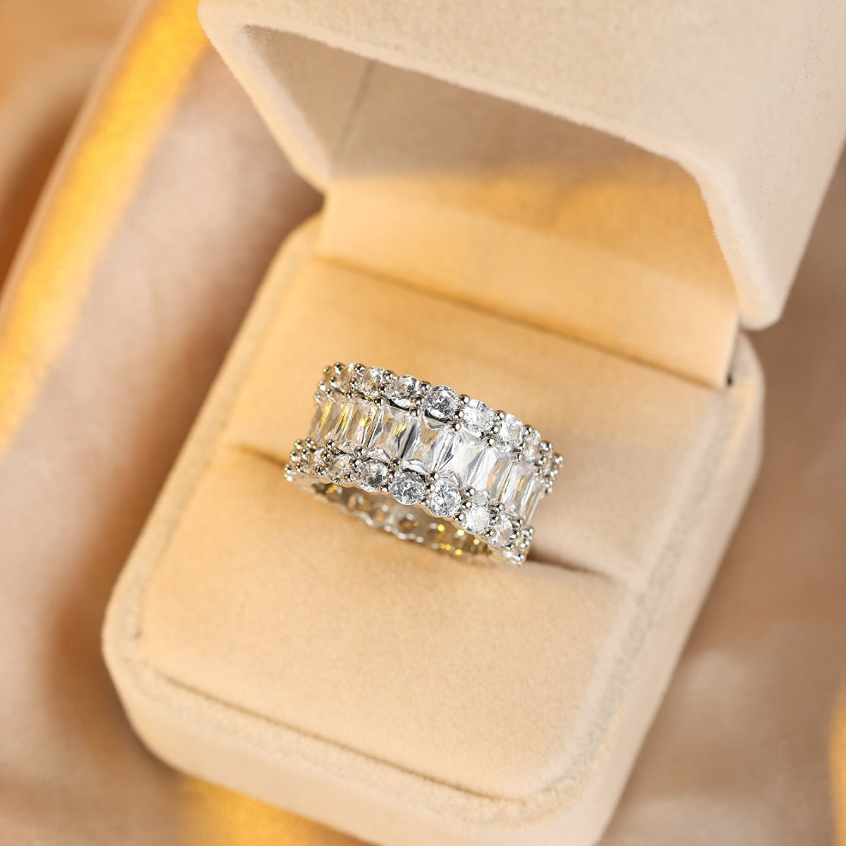 Damen Schmuckring mit luxuriösem Zirkonia-Verzierung Shop Nory