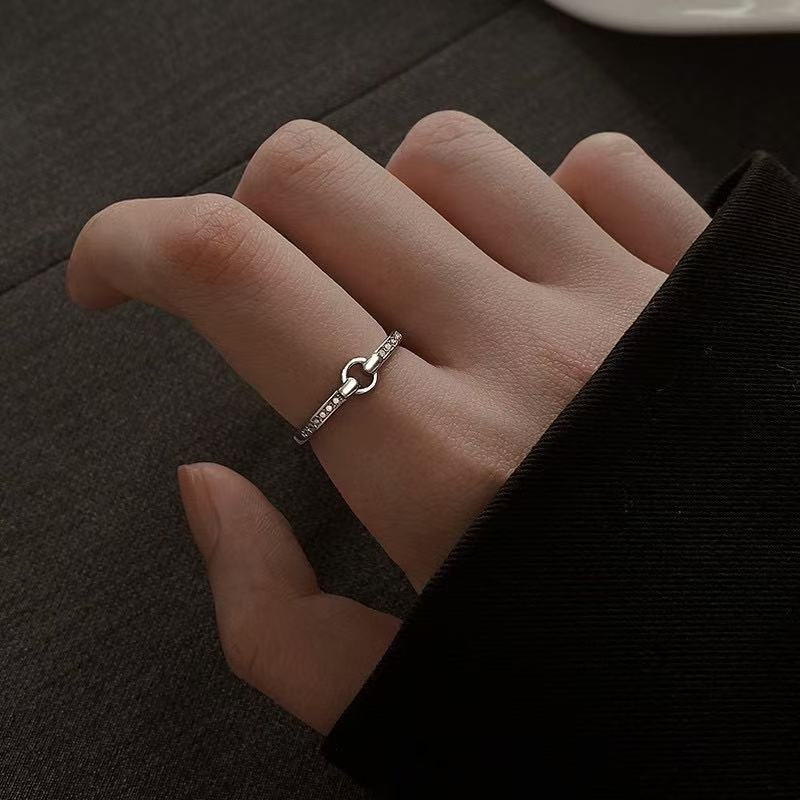 Damen eleganter und funkelnder Ring mit Zirkonia Shop Nory