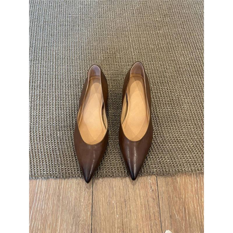 Damen Elegante spitz zulaufende Slipper‑Ballerinas aus softem Glattleder mit minimalem Keilabsatz Shop Nory