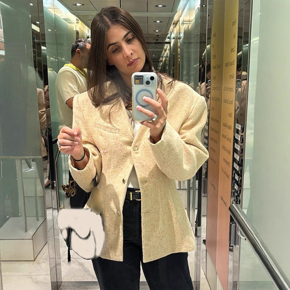 Damen Taillierter strukturierter Blazer mit V‑Ausschnitt und betonter Schulterpartie Shop Nory