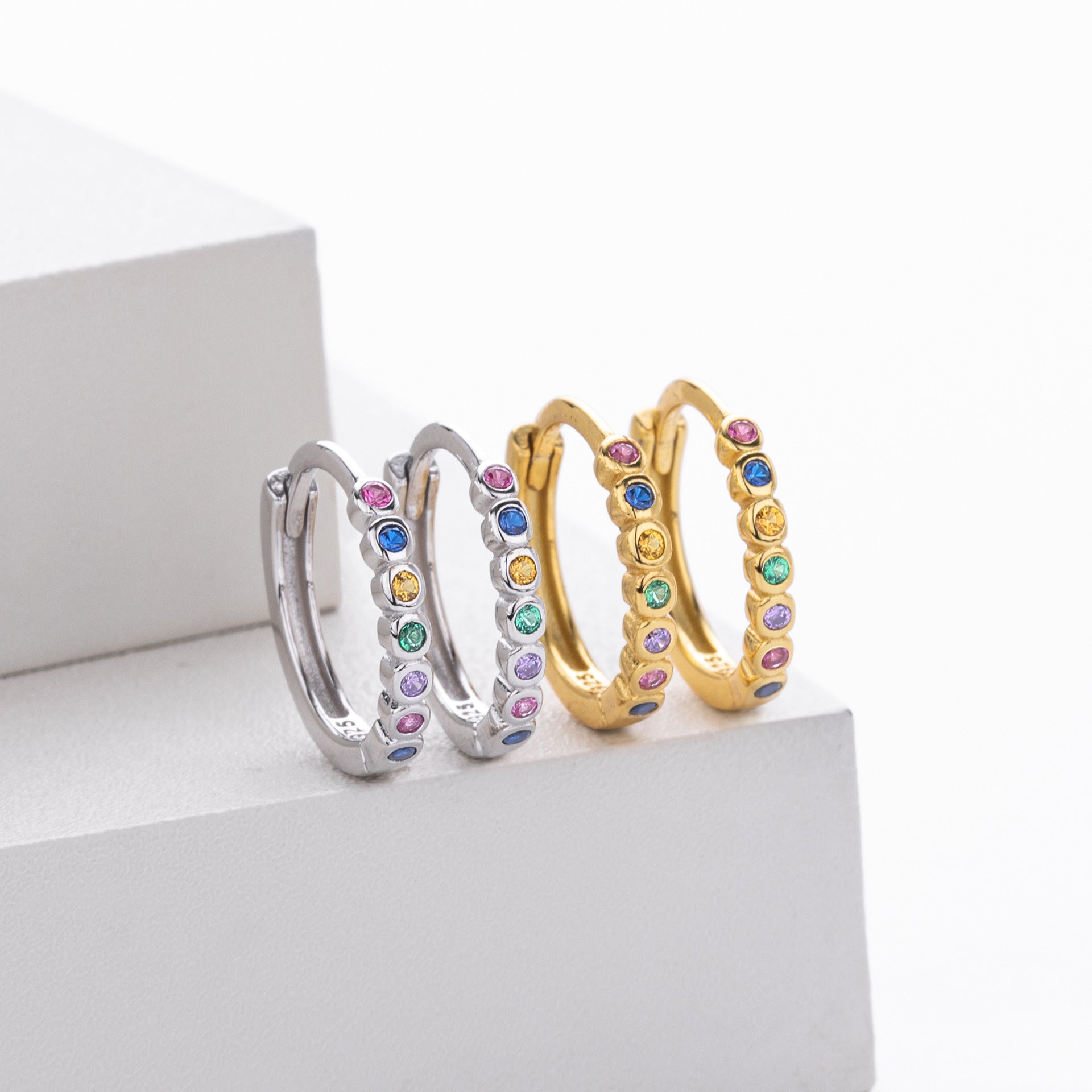 Damen Creolenohrringe mit bunten Zirkon-Akzenten und hochwertigem 925 Sterlingsilber Shop Nory