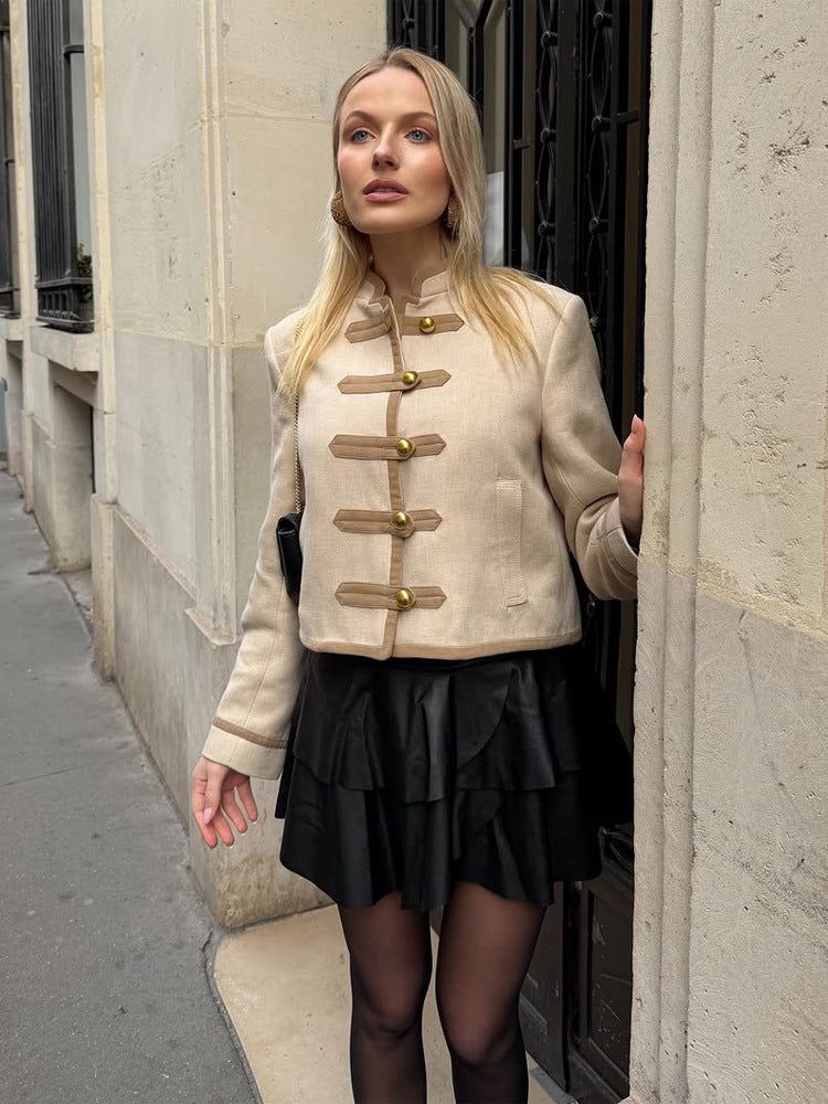 Damen Kurze Militärinspirierte Jacke mit Stehkragen und Zierknopfleiste Shop Nory
