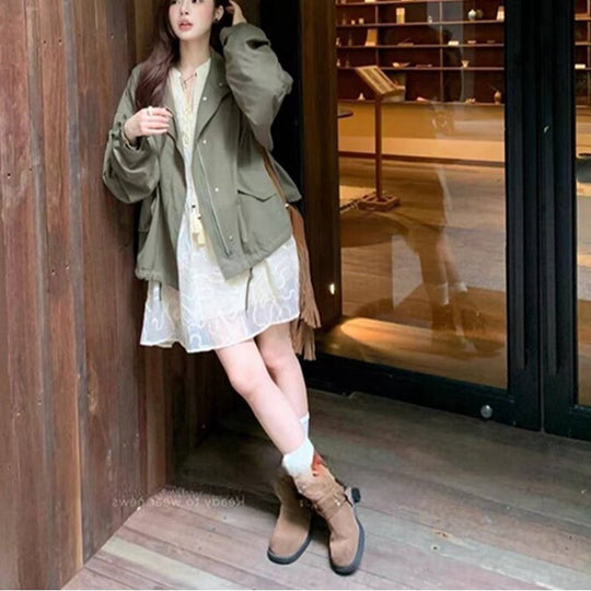 Damen Boxy-Kurzjacke im Oversize-Schnitt mit Stehkragen, Tunnelzugsaum und Klappentaschen Shop Nory