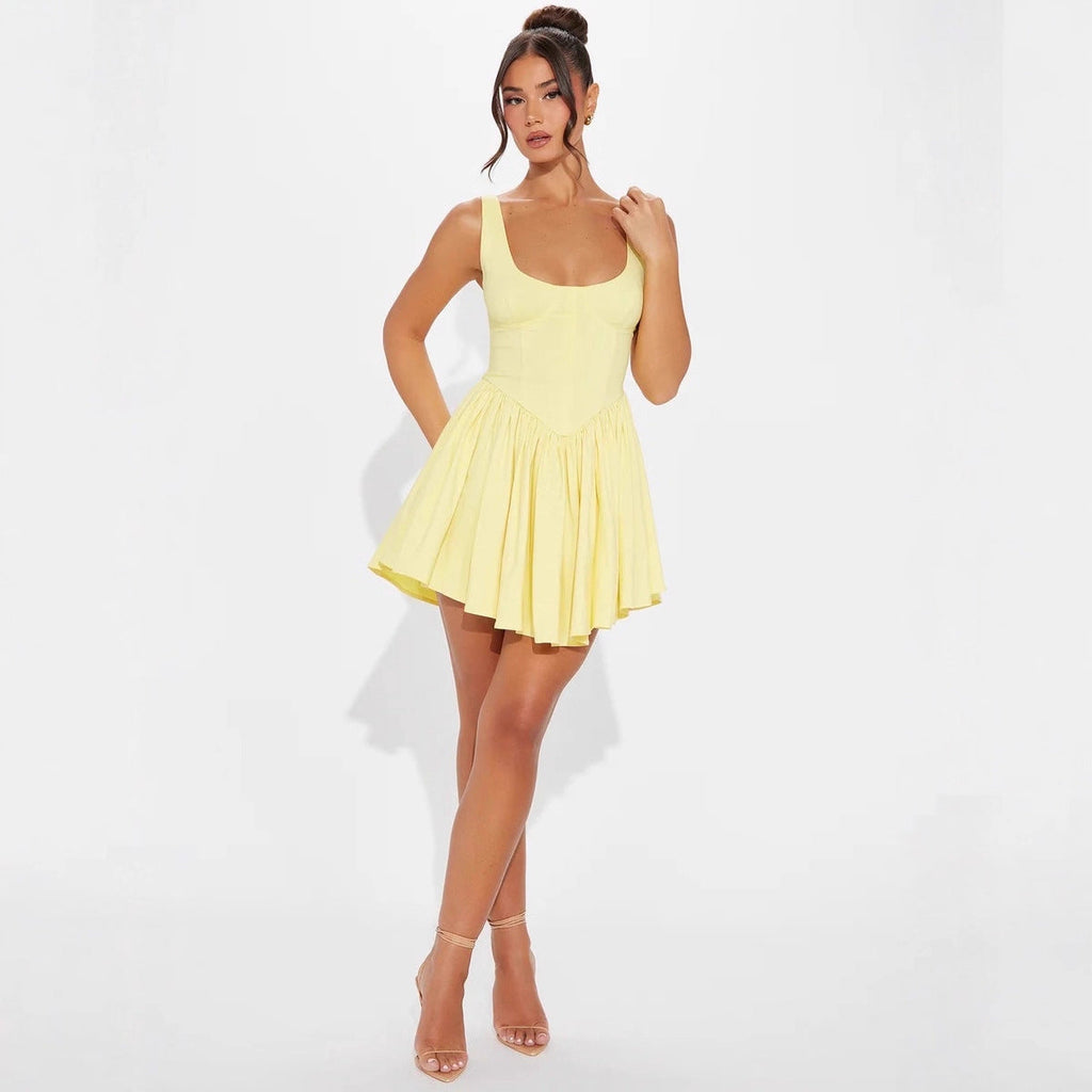 Damen Minikleid mit figurbetontem Oberteil und schwingendem Rock