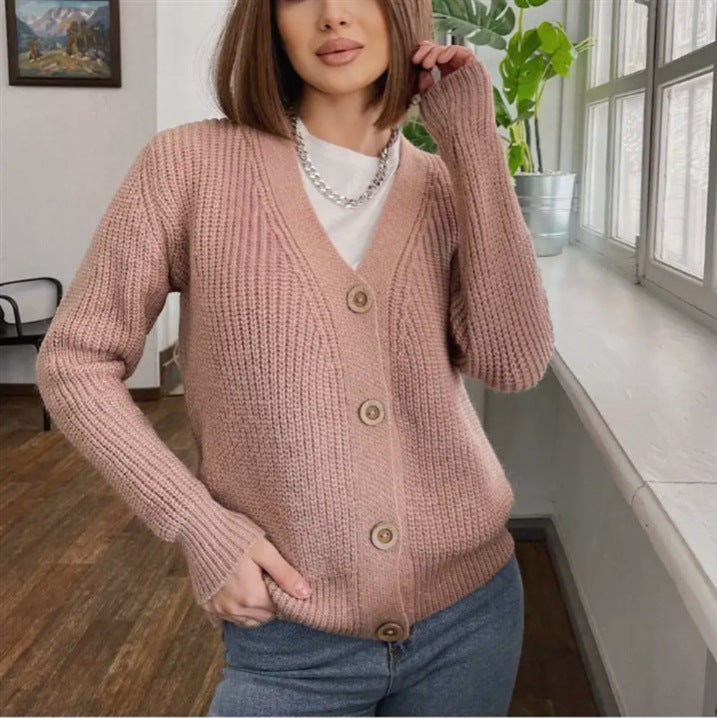Damen Boxy-Grobstrick-Cardigan mit tiefer V-Leiste, Holzknopfverschluss und geripptem Saum Shop Nory