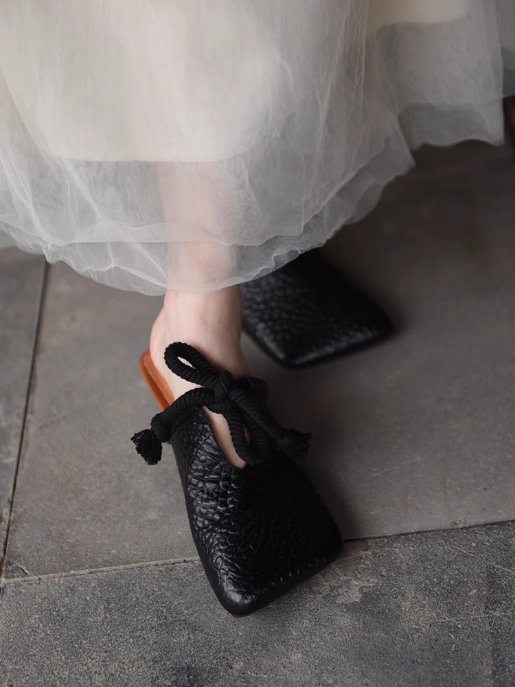Damen Quadratische Leder-Mules mit geknoteter Seilschleife und genarbter Oberfläche Shop Nory