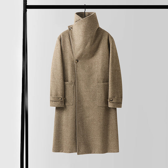 Herren Maxilanger Wollmantel mit hohem Stehkragen, asymmetrischer Knopfleiste und Bindegürtel Shop Nory