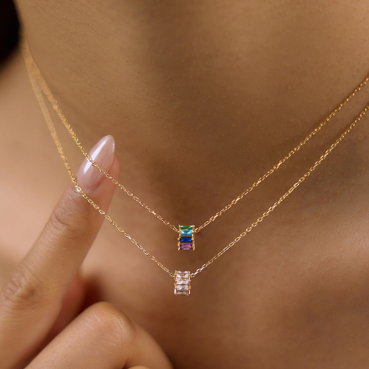 Damen Edelstahl-Halskette mit funkelnden Zirkonia-Anhängern und verstellbarem Verschluss Shop Nory