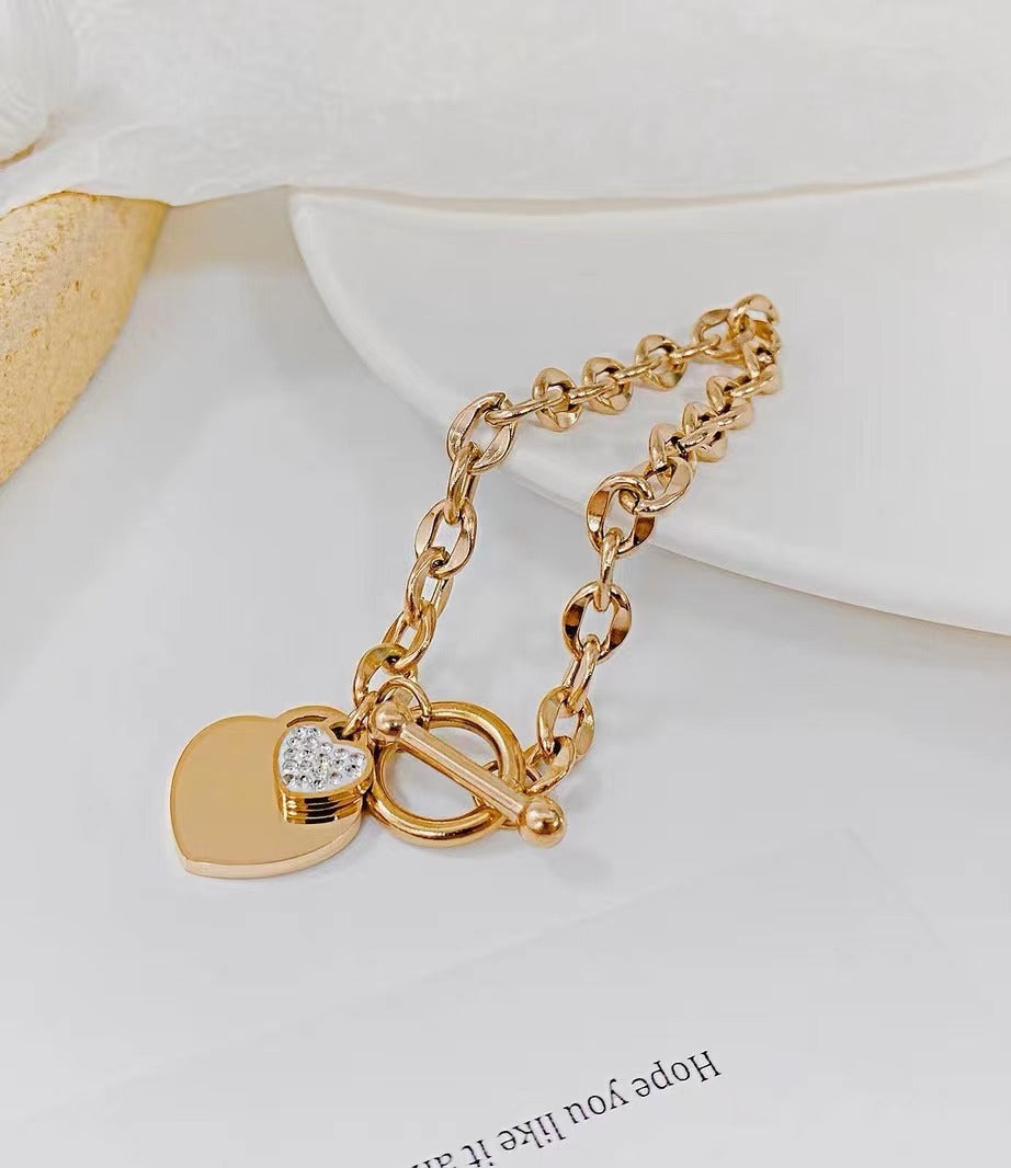 Frauen Herz-förmige Charm Toggle Armband Shop Nory