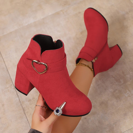 Damen Ankle‑Boots mit Blockabsatz und Herzschnalle Shop Nory