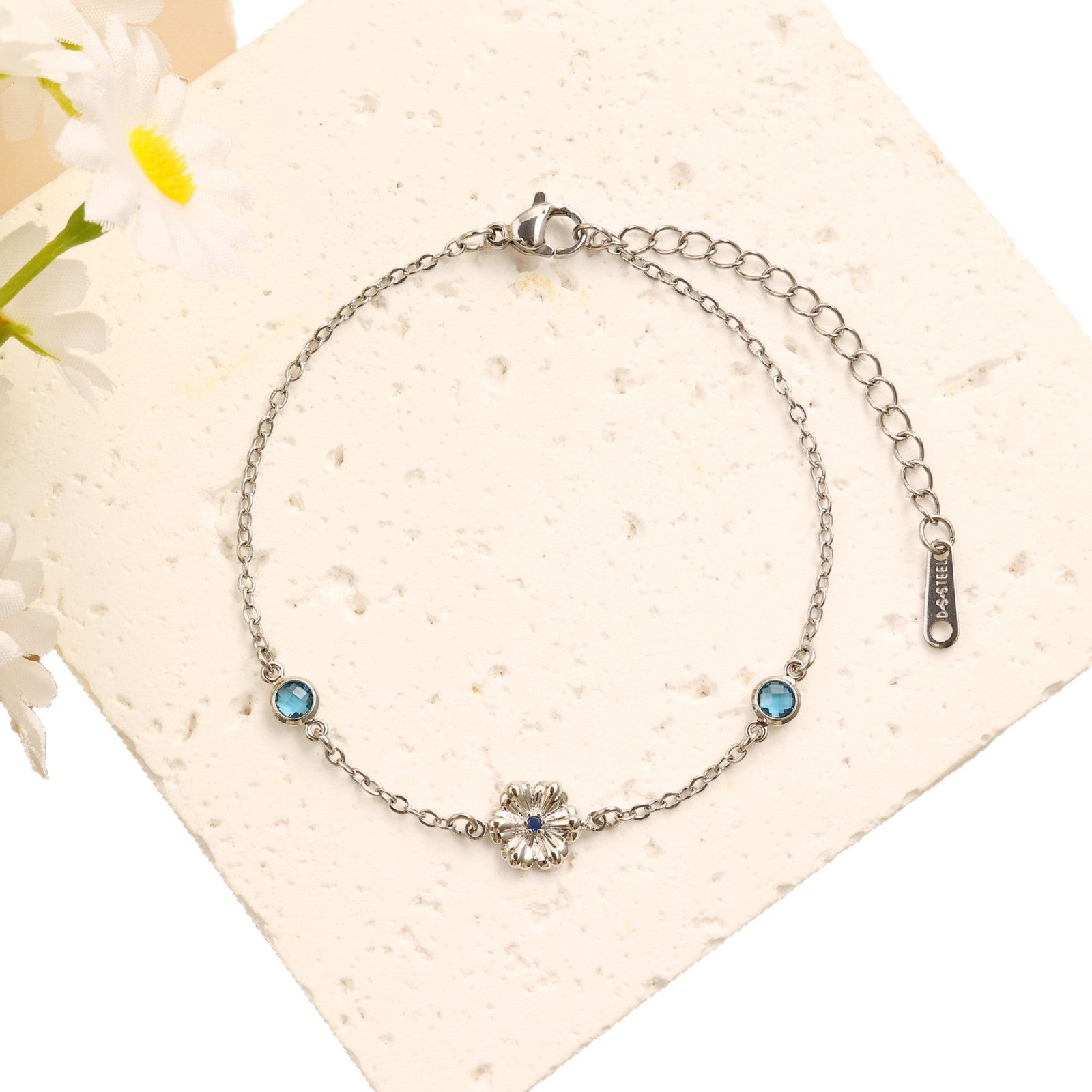 Damen filigranes Armband mit floralem Design Shop Nory