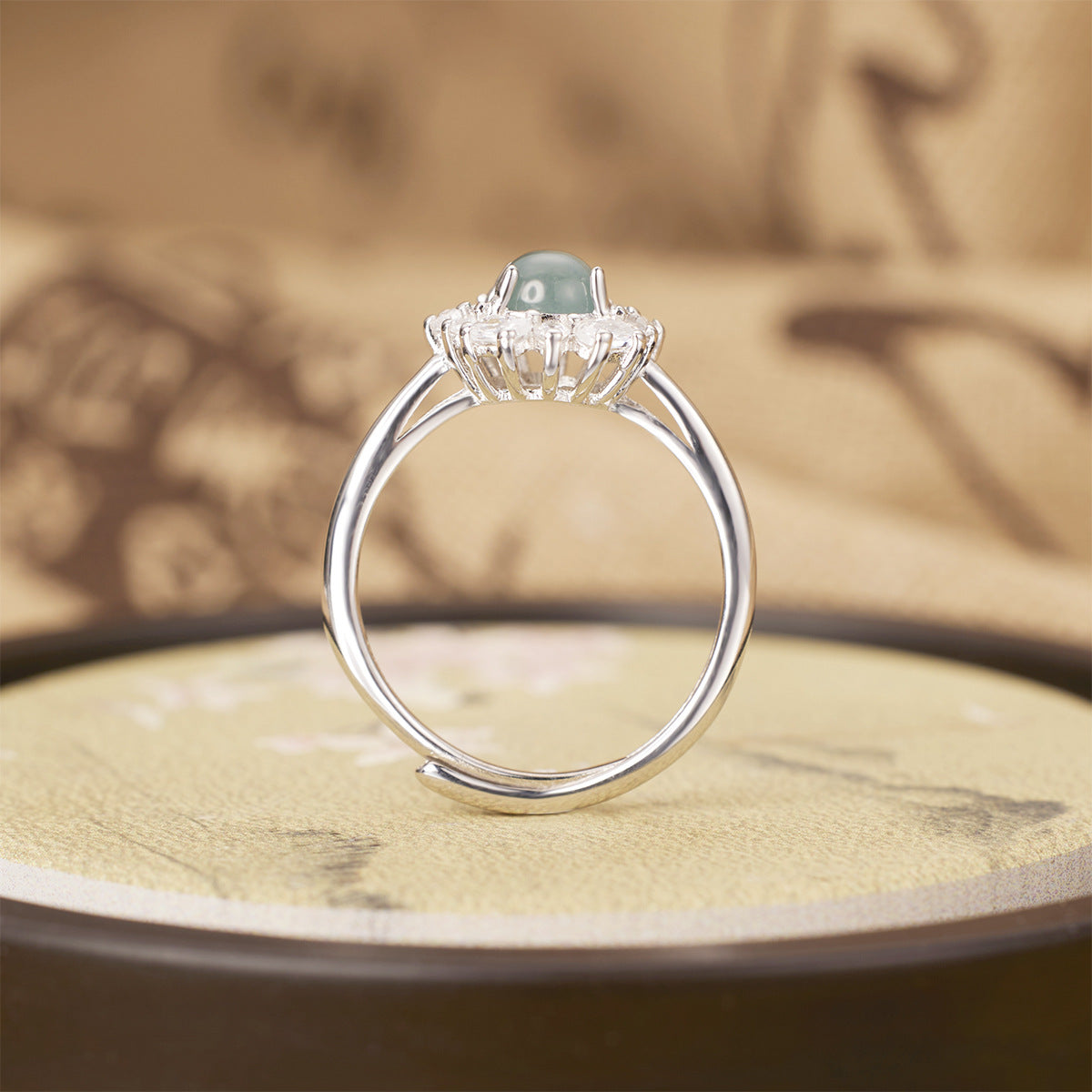Damen Ring mit exquisitem, facettiertem Edelstein und funkelnden Zirkoniasteinen Shop Nory